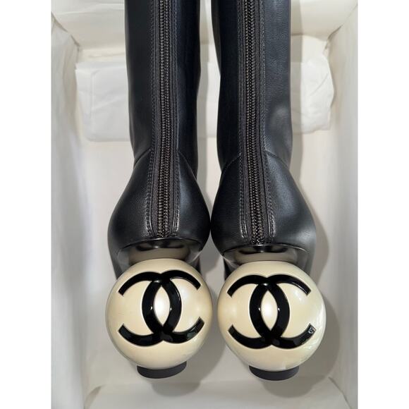 Chanel 25K Black White Pearl Ball Heel CC Logo Stretch Leather Calf Boots 39.5 - Picture 6 of 16